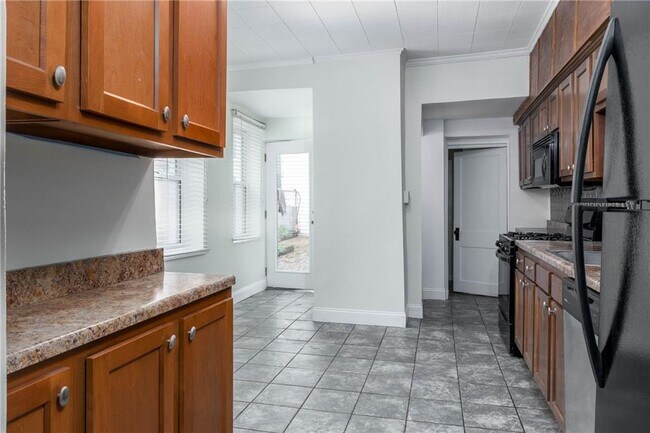Kitchen ENtrance - 107 S 11th St