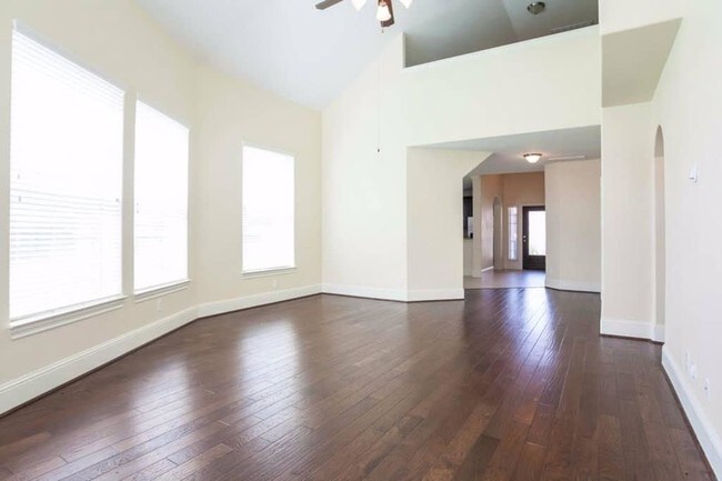 Building Photo - 1307 Ainsley Way Dr