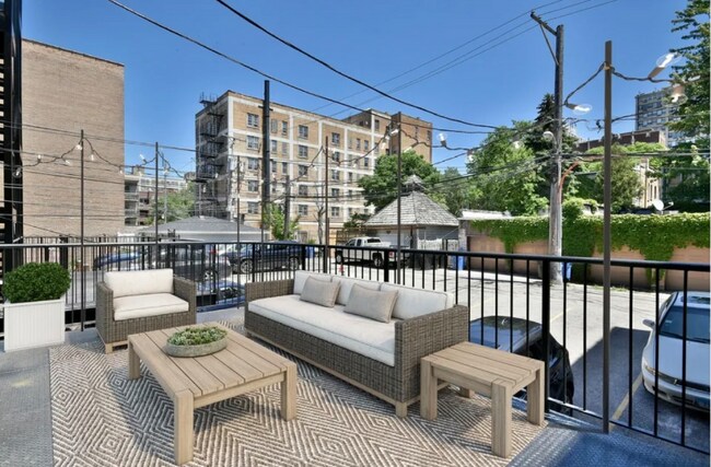 Foto del edificio - 5731 N Winthrop Ave
