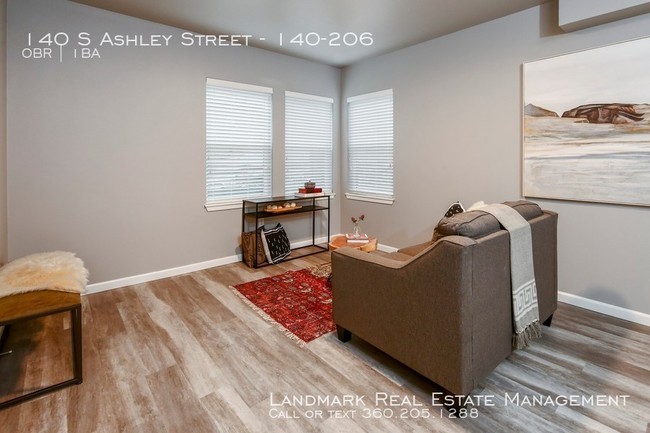 Building Photo - Studio Apartment Home Available August 13th!
