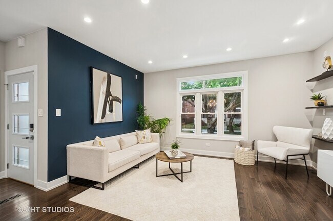 Foto del edificio - 3125 S Giles Ave