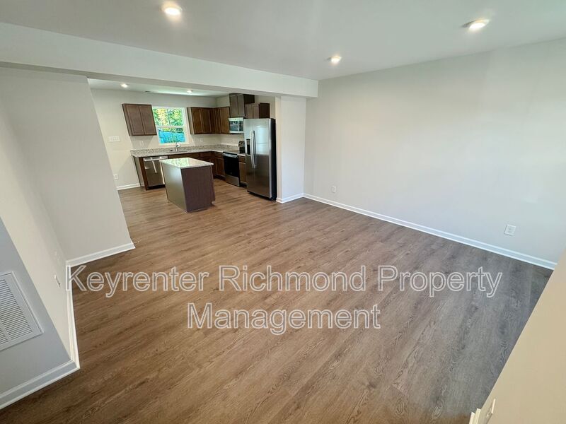 Foto principal - 1204 Canterbury Rdg Rd