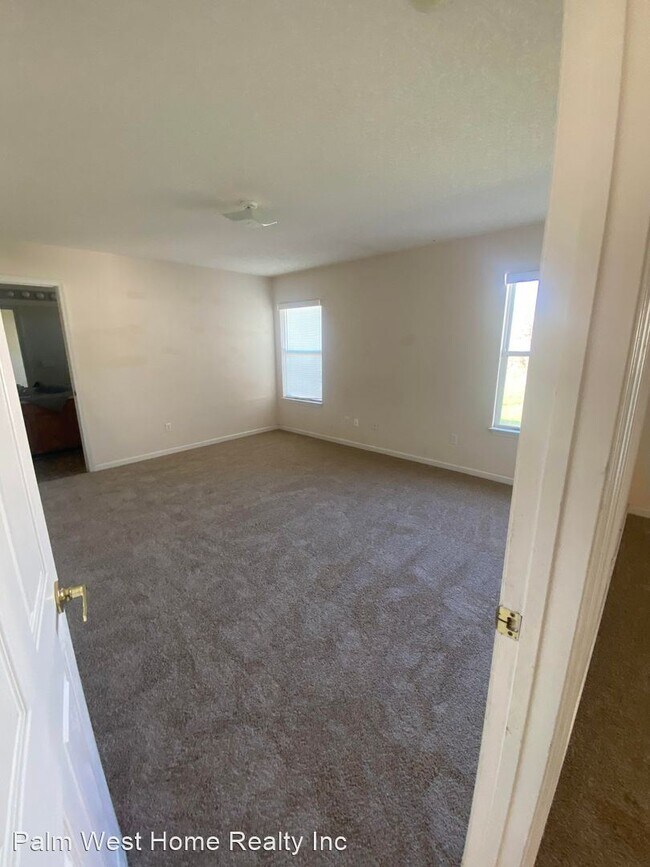 Building Photo - 4 br, 2 bath House - 18 Roxbury Lane