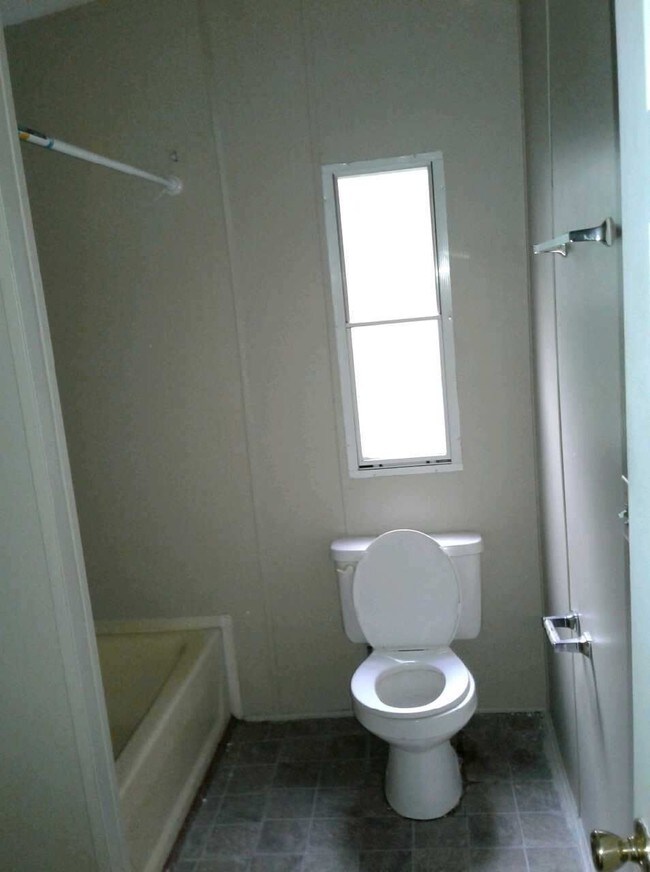 Building Photo - 435 Knotty Pine Cir