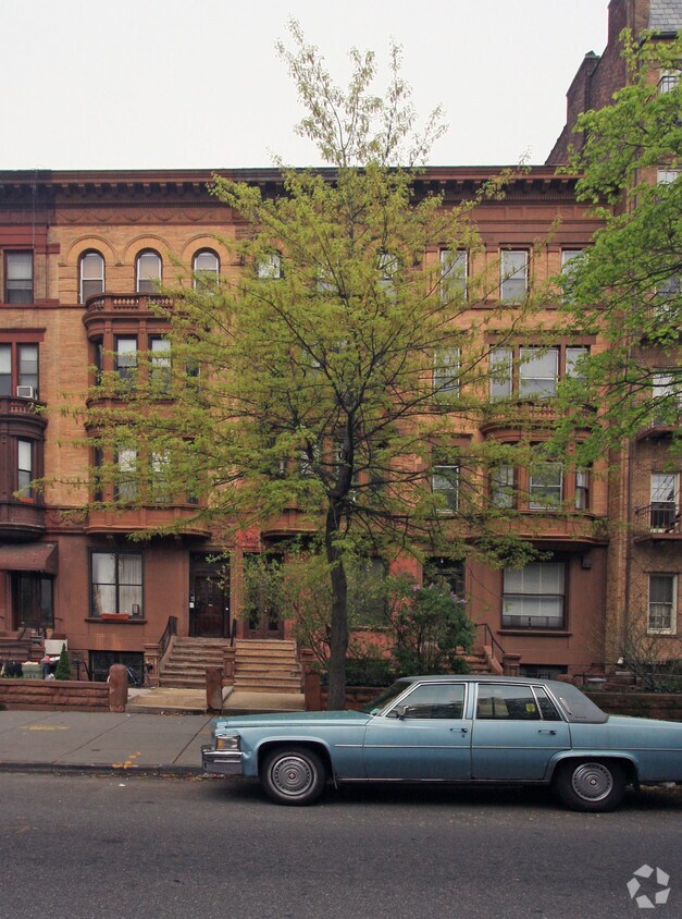 Primary Photo - 291 Clinton Ave