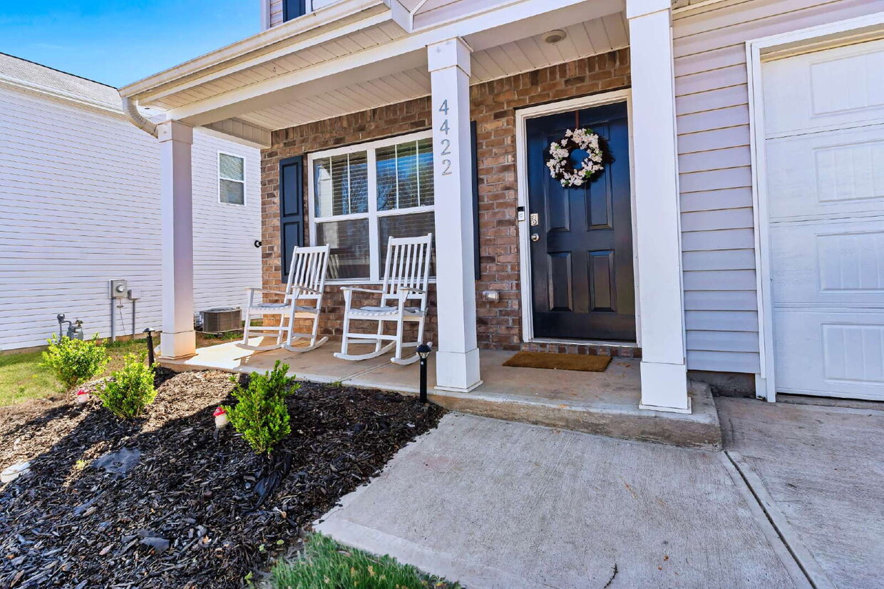 Foto principal - 4422 Remington Ave