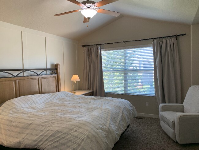 Foto del edificio - 832 Churchhill Downs Dr