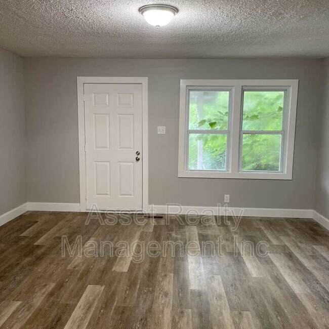 Foto del edificio - 3821 Hampton Ave