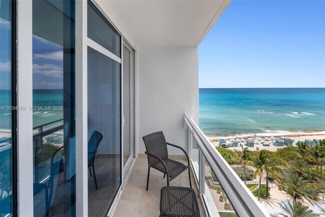 Foto del edificio - 6801 Collins Ave