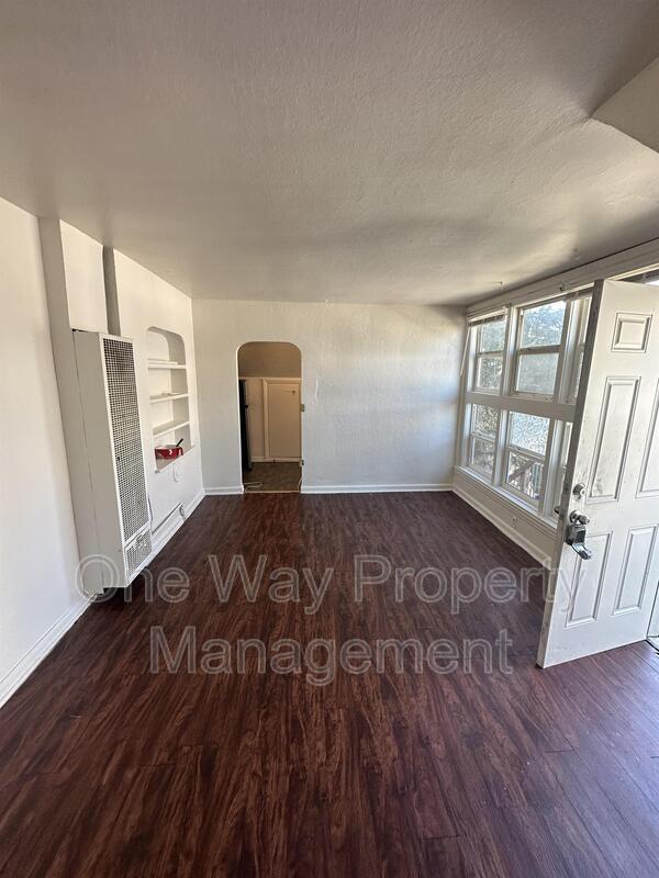 Building Photo - 1203 11th St