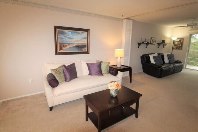 Foto del edificio - 4480 Ironwood Cir