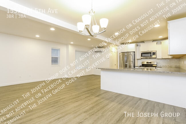 Building Photo - 1557 NW 5th Ave