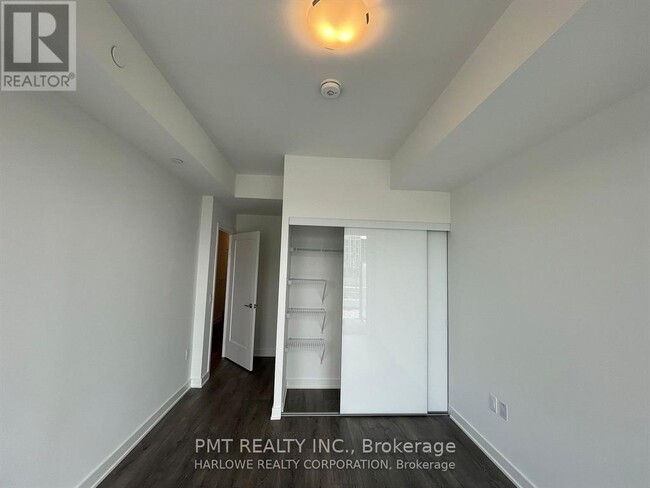 Building Photo - 95-395 Oneida Crescent