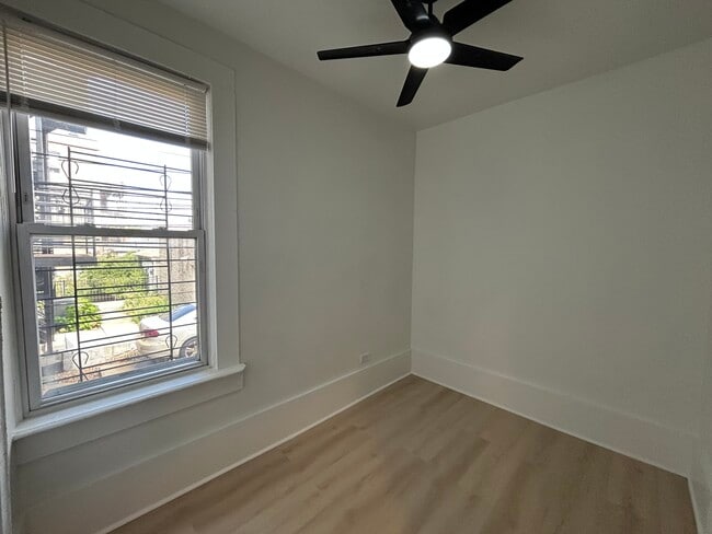 Building Photo - 2301 N Leavitt St