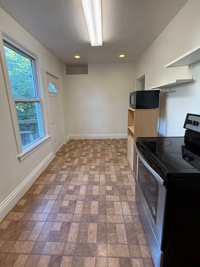 Building Photo - 118 Nobles Ln