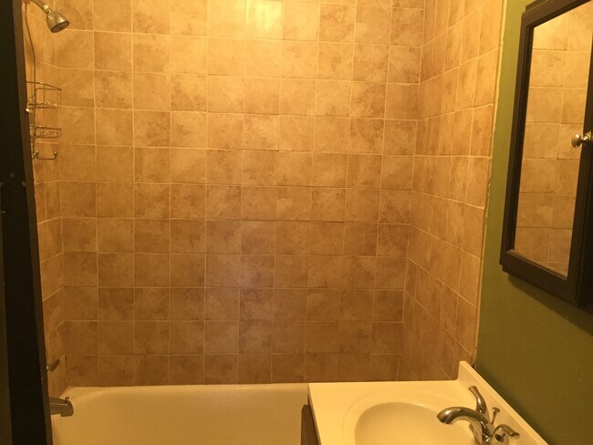 Foto del edificio - 2 bedroom w/ hardwood floors near TTU!