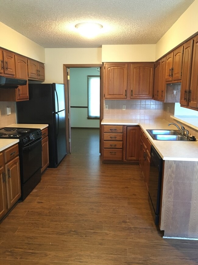 Building Photo - ***Showings will begin on February 2nd***