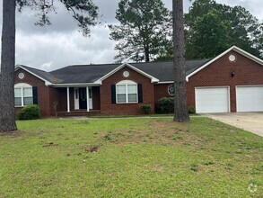 Building Photo - 325 Trailwood Dr