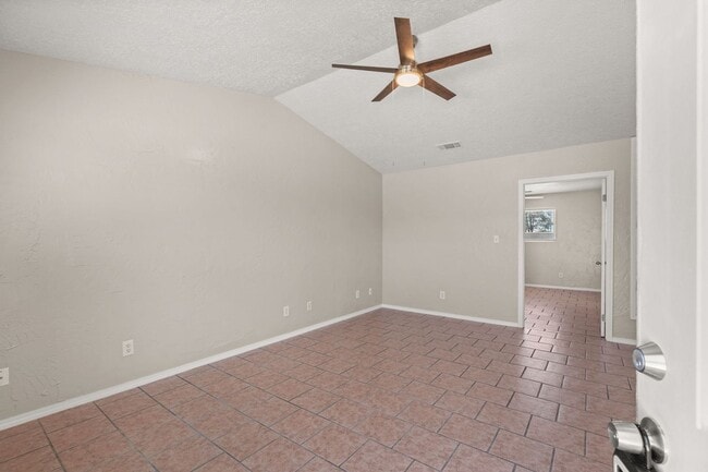 Building Photo - 530 Arizona St