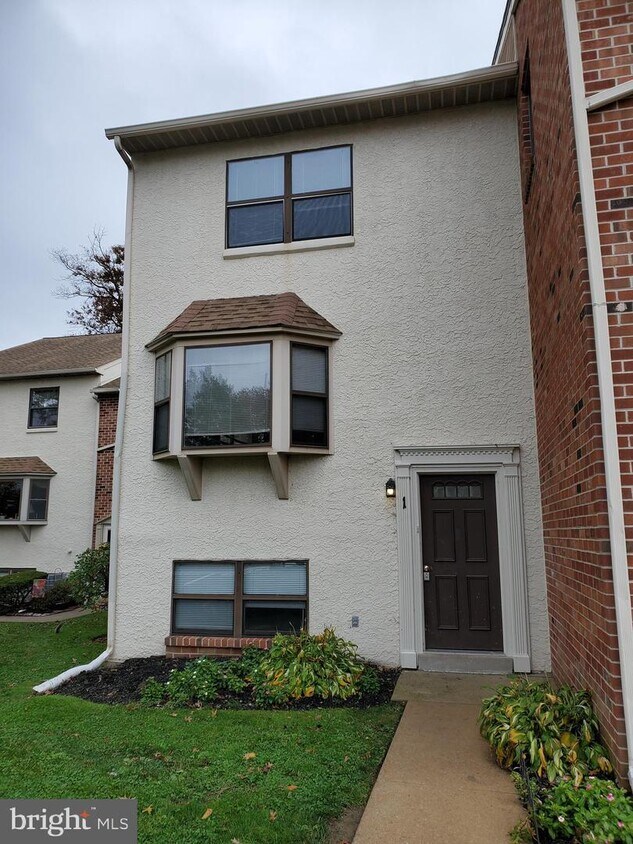 21 Silver Lake Terrace, Morton, PA 19070 Townhome Rentals in Morton
