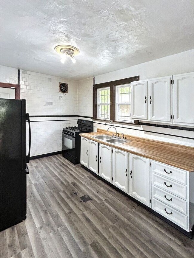 Foto del edificio - 5457 Beacon Ave