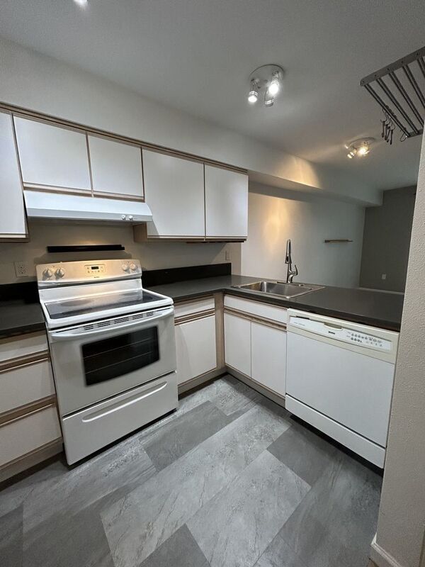 Foto del edificio - 3473 SW Barbur Blvd