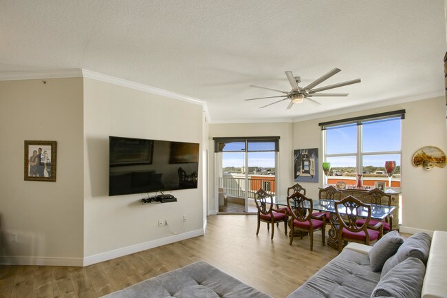 Building Photo - 804 E Windward Way Ph12 Lantana FL 33462