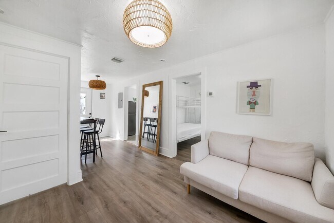 Foto del edificio - 308 SW 1st St