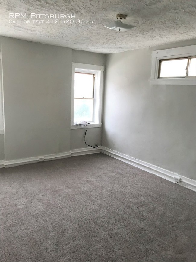 Building Photo - 108 Reifert St
