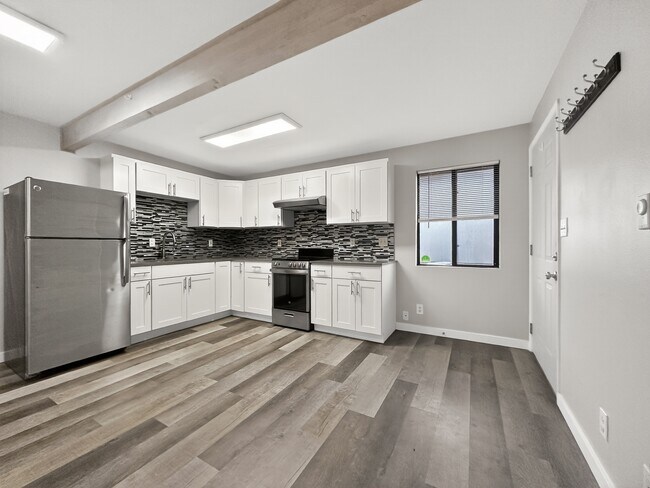 Foto del edificio - 5521 Brooklyn Ave NE