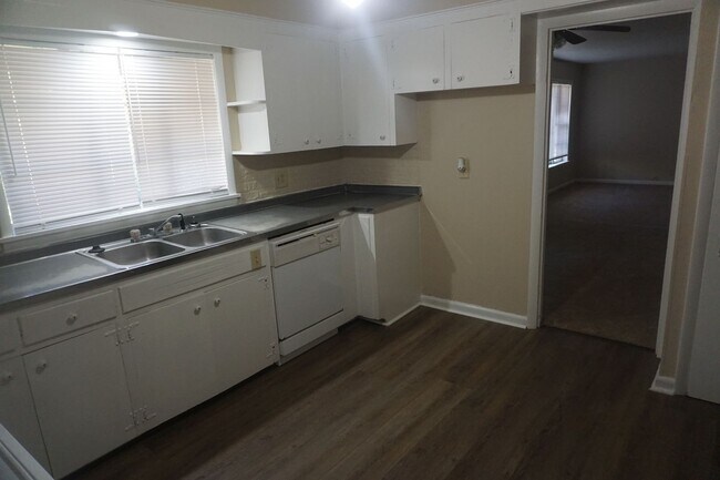 Foto del edificio - 4007 Glenmere Rd