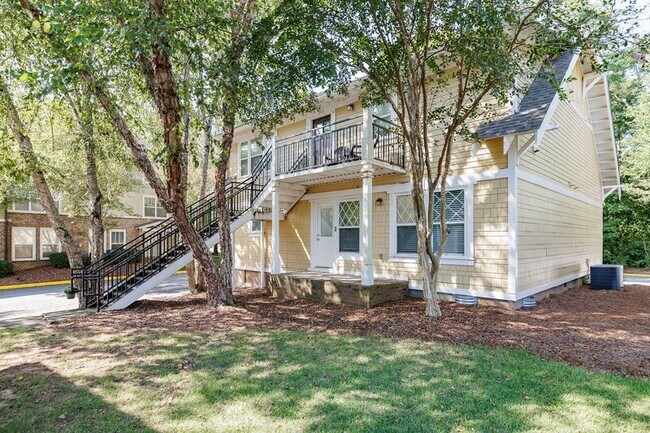 Building Photo - 490 S Barnett Shoals Rd