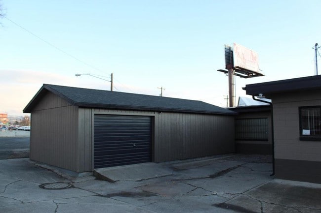 Building Photo - 11305 E Sprague Ave