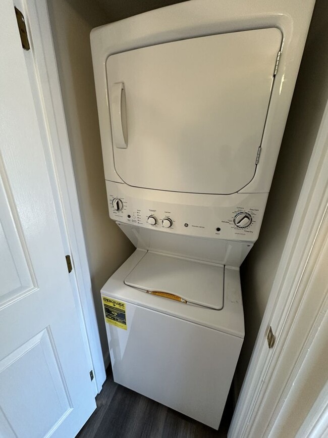 Building Photo - 1 Bedroom 1 Bathroom Condo!