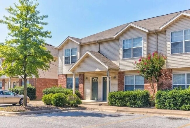 Building Photo - Pleasant Woods Townhomes