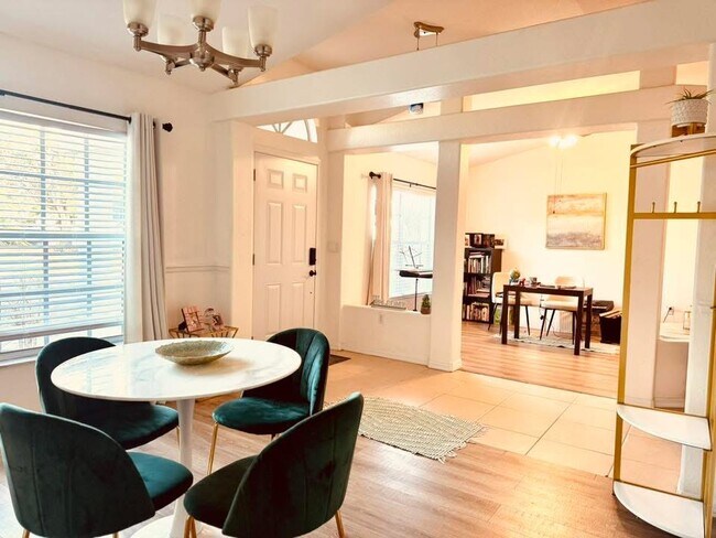 Foto del edificio - 18561 Olive Rd