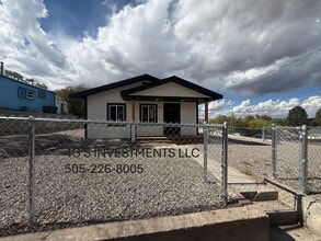 Building Photo - 235 Arriba Ave