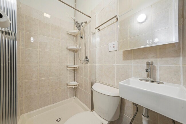 Building Photo - 4810 S Hermitage Ave