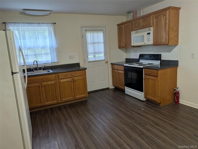 Building Photo - 33 E Vacation Dr