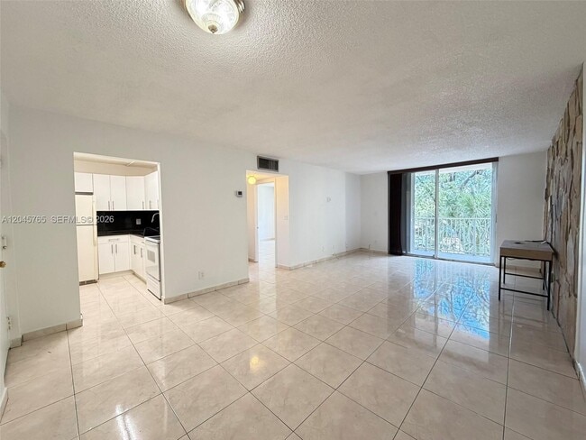 Foto del edificio - 8411 NW 8th St