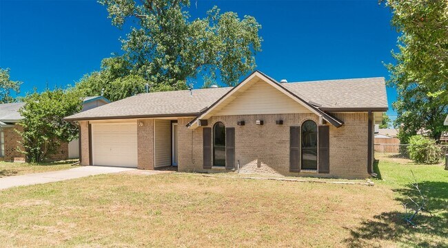 Building Photo - 502 Campfire Dr