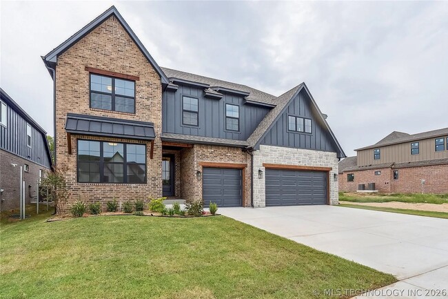 Building Photo - 5 Bed | 5 Bath House