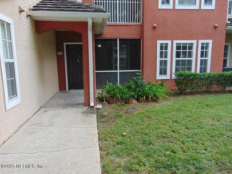 Foto principal - 10075 Gate Pkwy N