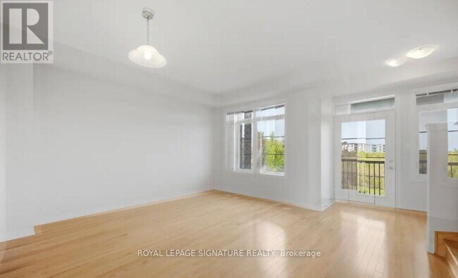 Photo du bâtiment - 3030 George Savage Ave