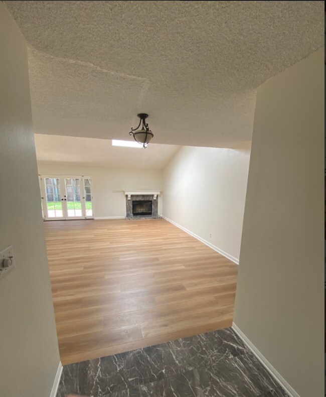 Foto del edificio - Single story 3 bed, 2 bath home on the Eas...