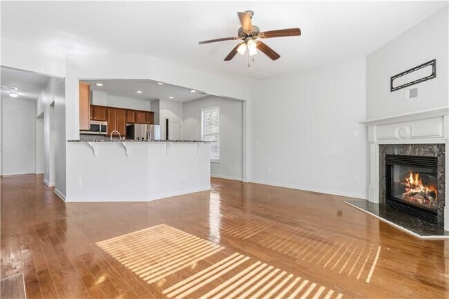 Foto del edificio - 5675 Falls Landing Dr