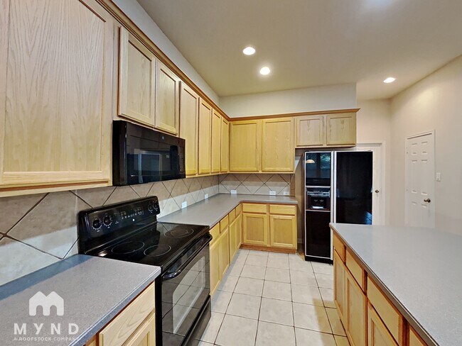 Foto del edificio - 24823 White Creek