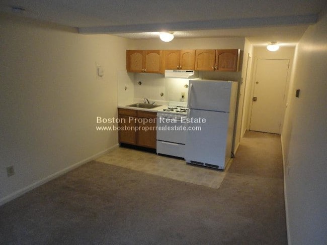 Building Photo - 428 Great Rd