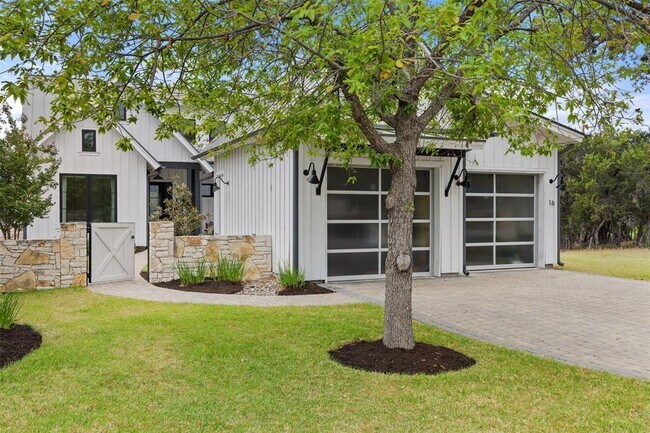 Foto del edificio - 19601 Flying J Blvd