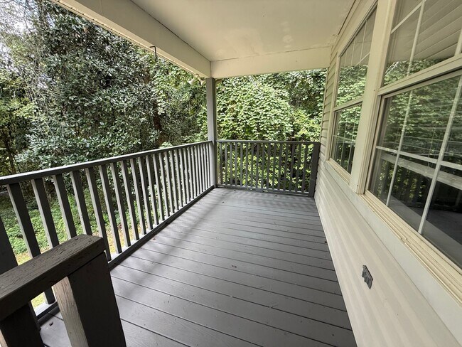 Building Photo - Great Home Off Meridian Road
